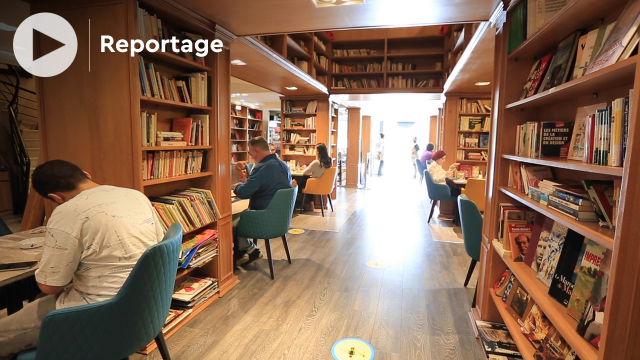 Essay cafe d powned image