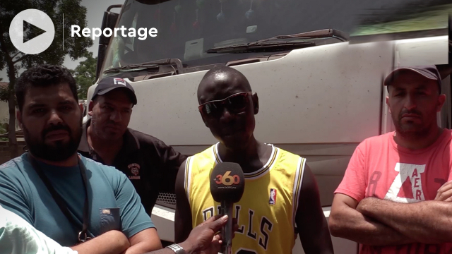 Vidéo. Assassinat de deux camionneurs marocains au Mali: voici les réactions indignées des routiers à Bamako Vidéo. Assassinat de deux camionneurs marocains au Mali: voici les réactions indignées des routiers à Bamako