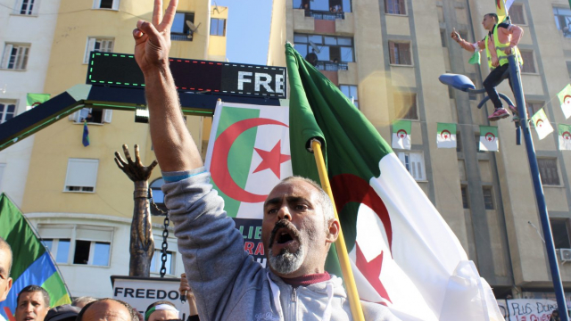 Vidéos. Algérie: vague d&#039;arrestations chez les militants du Hirak en Kabylie, selon Amnesty International