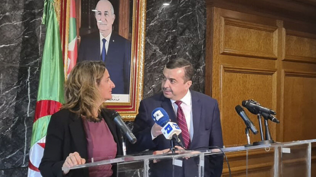 Ministre espagnole de la Transition écologique, Teresa Ribera - son homologue algérien, Mohamed Arkab - Alger.