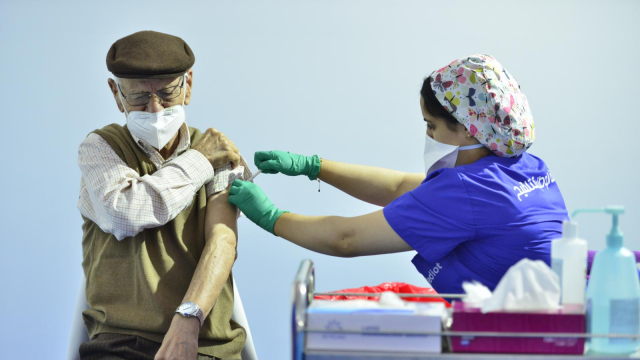 Vaccination - Covid-19 - Troisième dose - Vaccin - Personne âgée Vaccination - Covid-19 - Troisième dose - Vaccin - Personne âgée