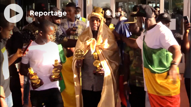 Vidéo. Mali: le chanteur Iba One remporte cinq trophées aux All Africa Music Awards à Lagos Vidéo. Mali: le chanteur Iba One remporte cinq trophées aux All Africa Music Awards à Lagos