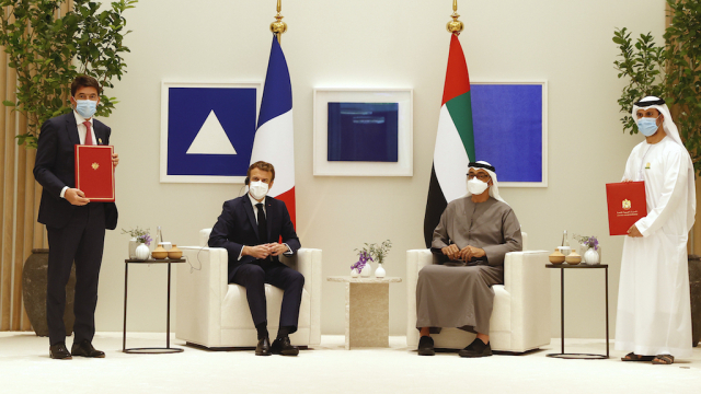 Emmanuel Macron - Prince héritier d Abu Dhabi Mohammed ben Zayed al-Nahyan - Accords France et Émirats arabes unis - Dubaï - Rafale 