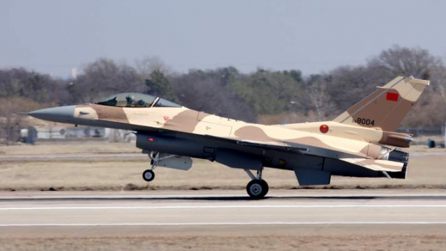 Avion militaire F16 Maroc