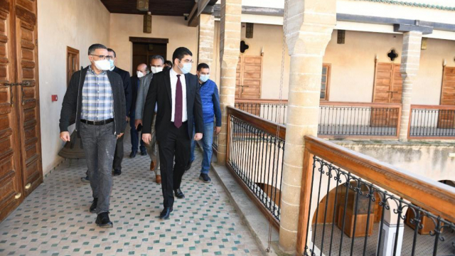 Mehdi Bensaid et le wali de la region de Rabat  El Yacoubi visitent les sites en cours de réhabilitation à Salé
