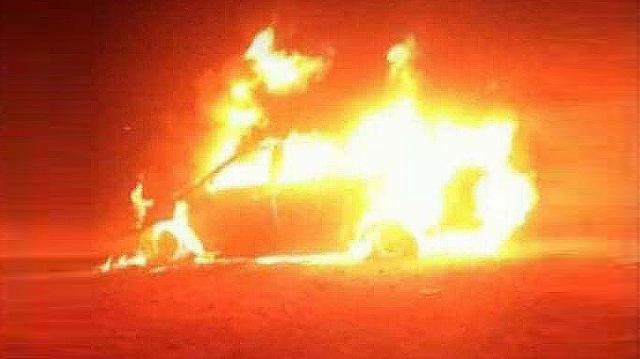 photo de la voiture brûlée du polisario