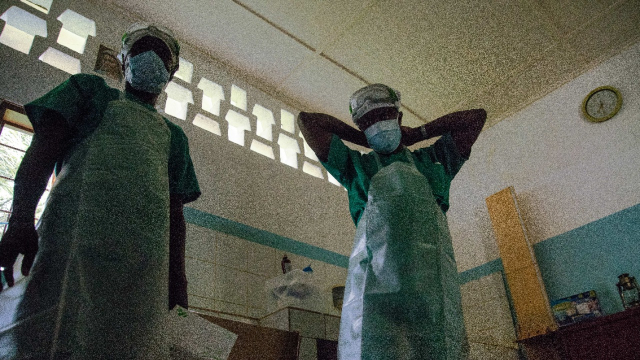Monkeypox - Variole du singe - République centrafricaine - Personnel médical en tenue de protection - Médecins sans frontières - MSF