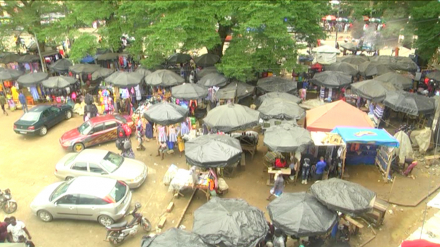 Côte d&#039;Ivoire: les marchés de rue, un grand désordre à Abidjan