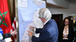 L&#039;ambassadeur américain au Maroc présente la carte complète du Maroc officiellement adoptée par le gouvernement US