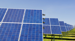 Panneaux solaires photovoltaïques - énergies renouvelables - Energies propres - Développement durable - Durabilité - 