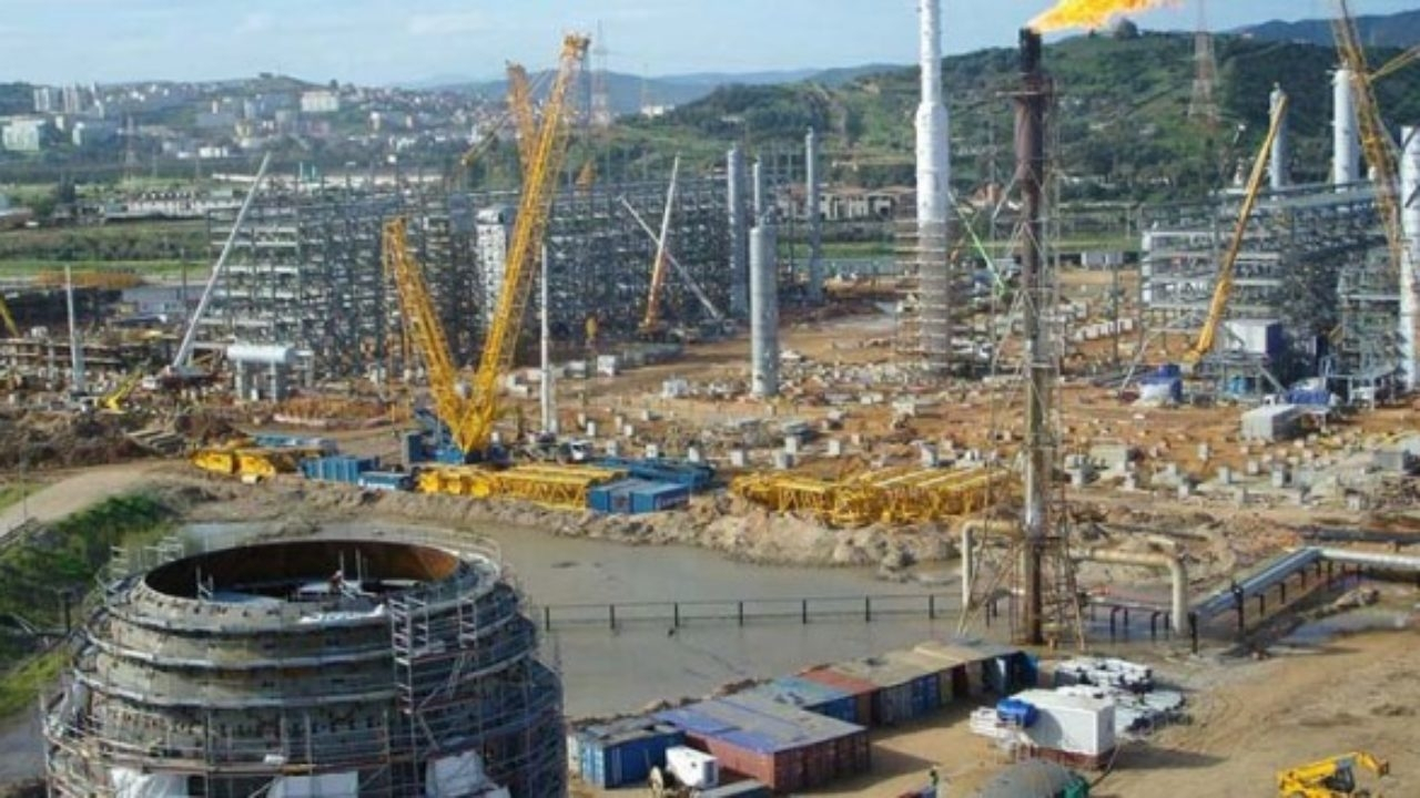 Zones industrielles des milliards partent en fumée dans des études