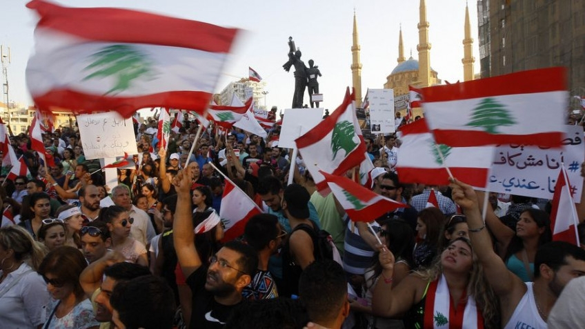 Le Monde En Face Liban Au Coeur Du Chaos Manifestations massives au Liban: voici ce qu'a décidé l'ambassade du
