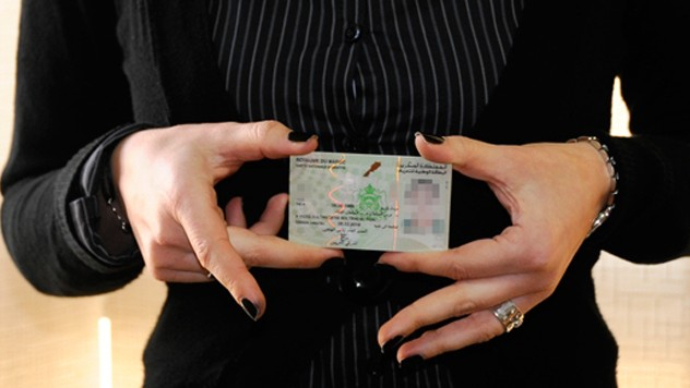 Voici pourquoi la nouvelle carte nationale d'identité électronique n'est pas un cadeau pour les ...