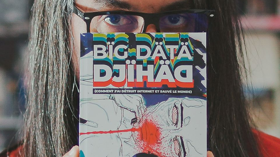 Hicham Lasri s'apprête à sortir dans les prochains jours son nouveau roman. Intitulé «Big Data Djihad», le livre raconte l'histoire d'un inventeur qui pour se venger de sa chérie, une influenceuse, décide de détruire internet. Il en parle p