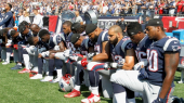 Joueurs de la NFL défiant Trump