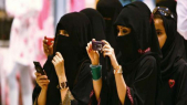 Saoudiennes avec téléphone