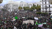 Les Algériens manifestent contre Gaïd Salah et le régime, vendredi 29 mars 2019.