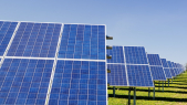 Panneaux solaires photovoltaïques - énergies renouvelables - Energies propres - Développement durable - Durabilité - 
