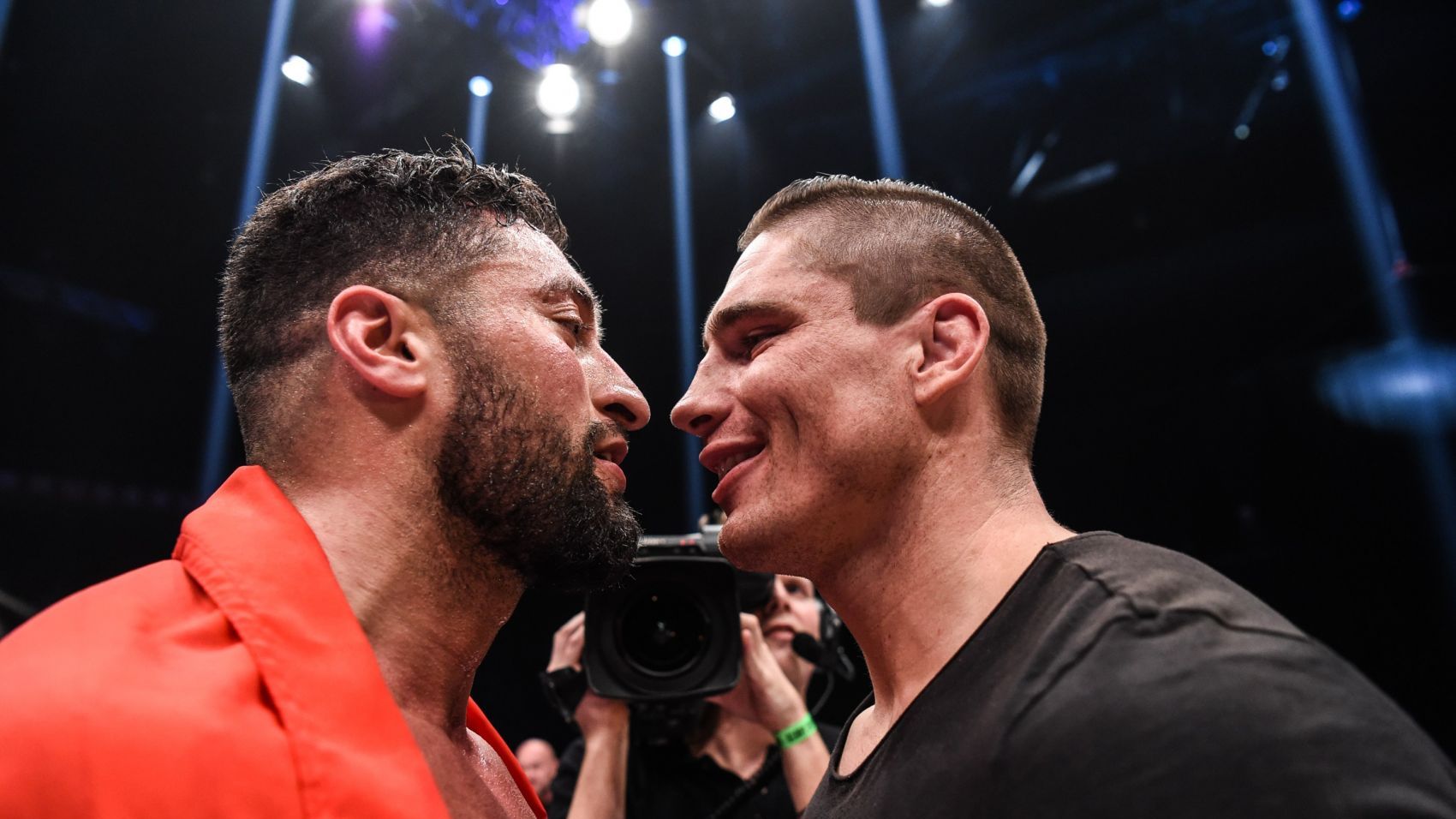 Combat Badr Hari Sur Quelle Chaine Kick-boxing: avant d'affronter Badr Hari, Rico Verhoeven s'oppose à