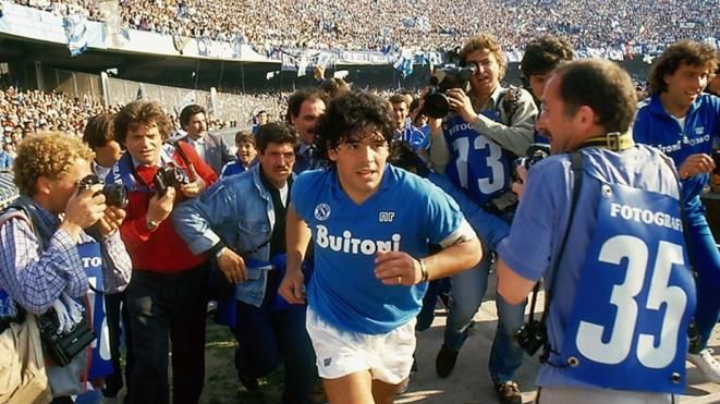 Limage Du Jour Maradona Après Le Sacre De Naples «fier De Toi