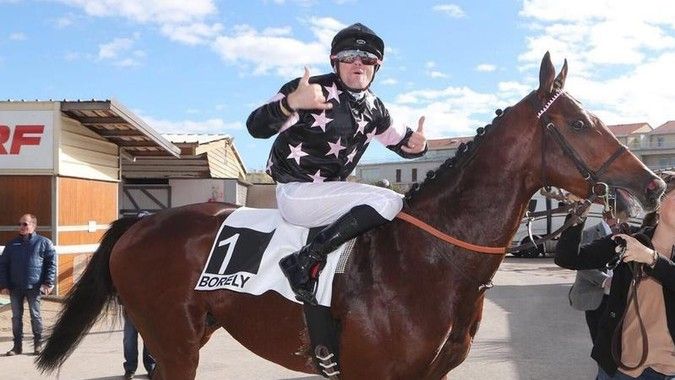 Qui est l’entraîneur des chevaux de antoine griezmann