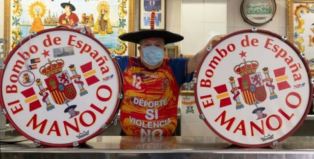 Manolo du tambour», supporter de la Roja, touché par la crise