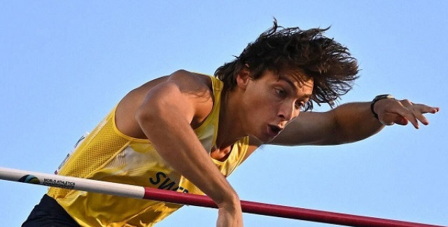 Duplantis sets a new world record in the pole vault
