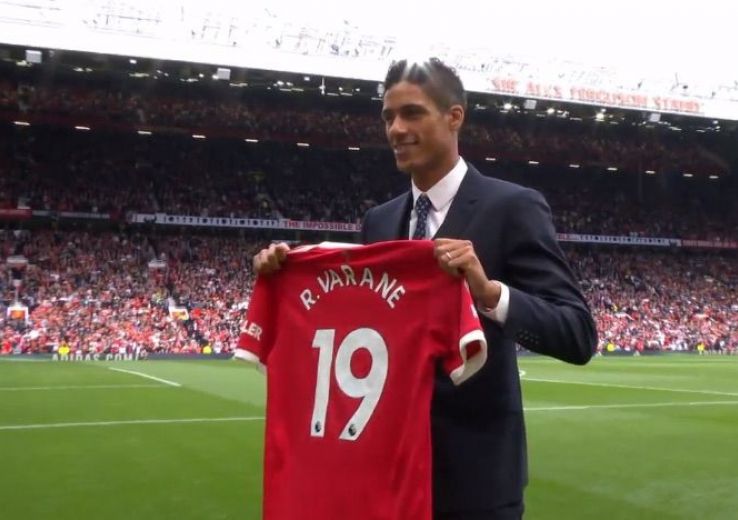 Vidéo. Man United officialise l'arrivée de Raphaël Varane jusqu'en 2025